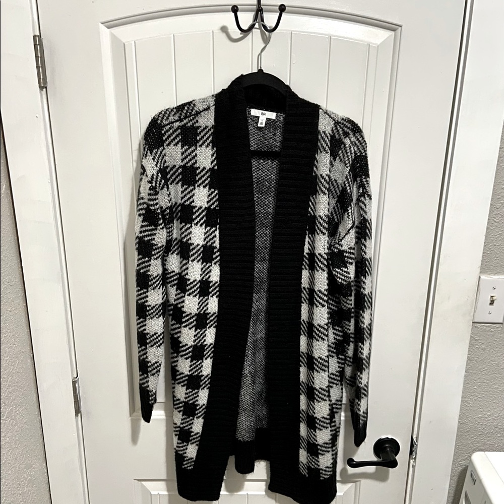 BP. Buffalo Check Longline Cardigan Size Medium - NEVER WORN